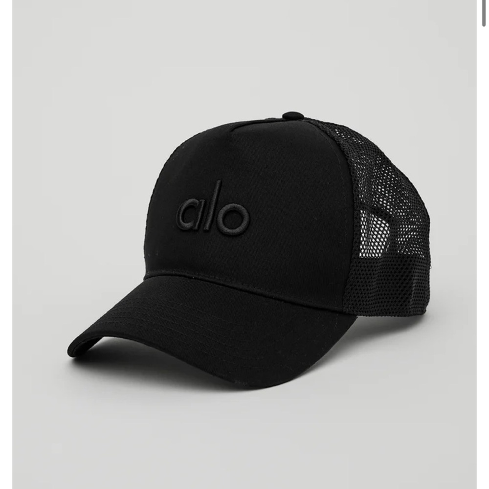 Alo Yoga District Trucker Hat - Black